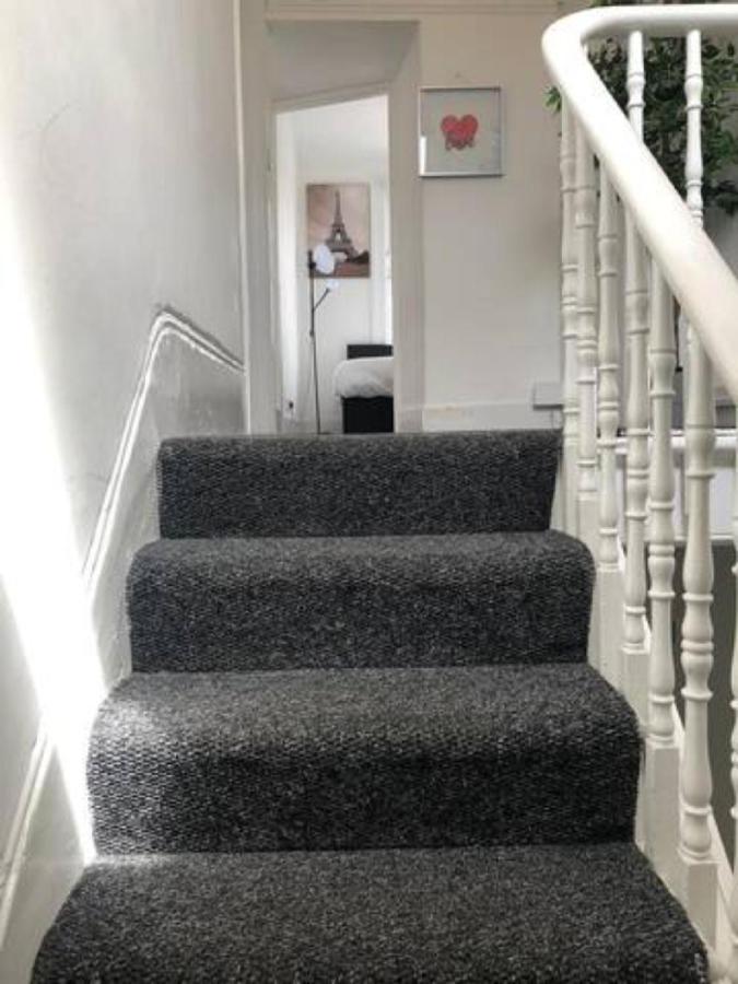 Entire 2 Bed-Room Flat Near Portobello Market Apartment
