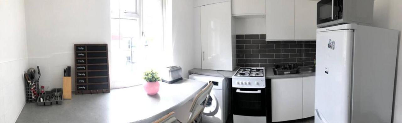 Entire 2 Bed-Room Flat Near Portobello Market * London