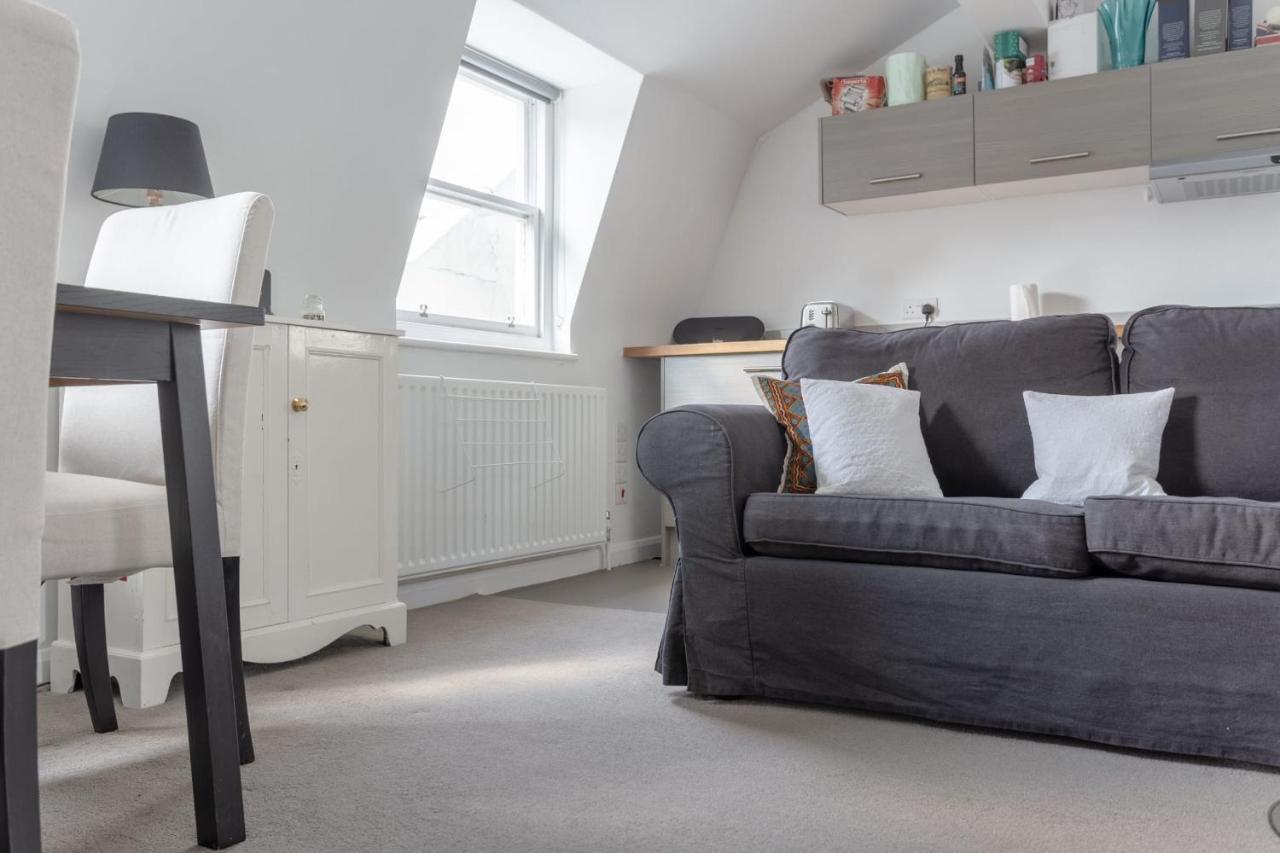 Bright & Airy 1 Bedroom In Appartement *