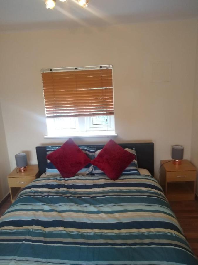 Guest house Acton Roomz *