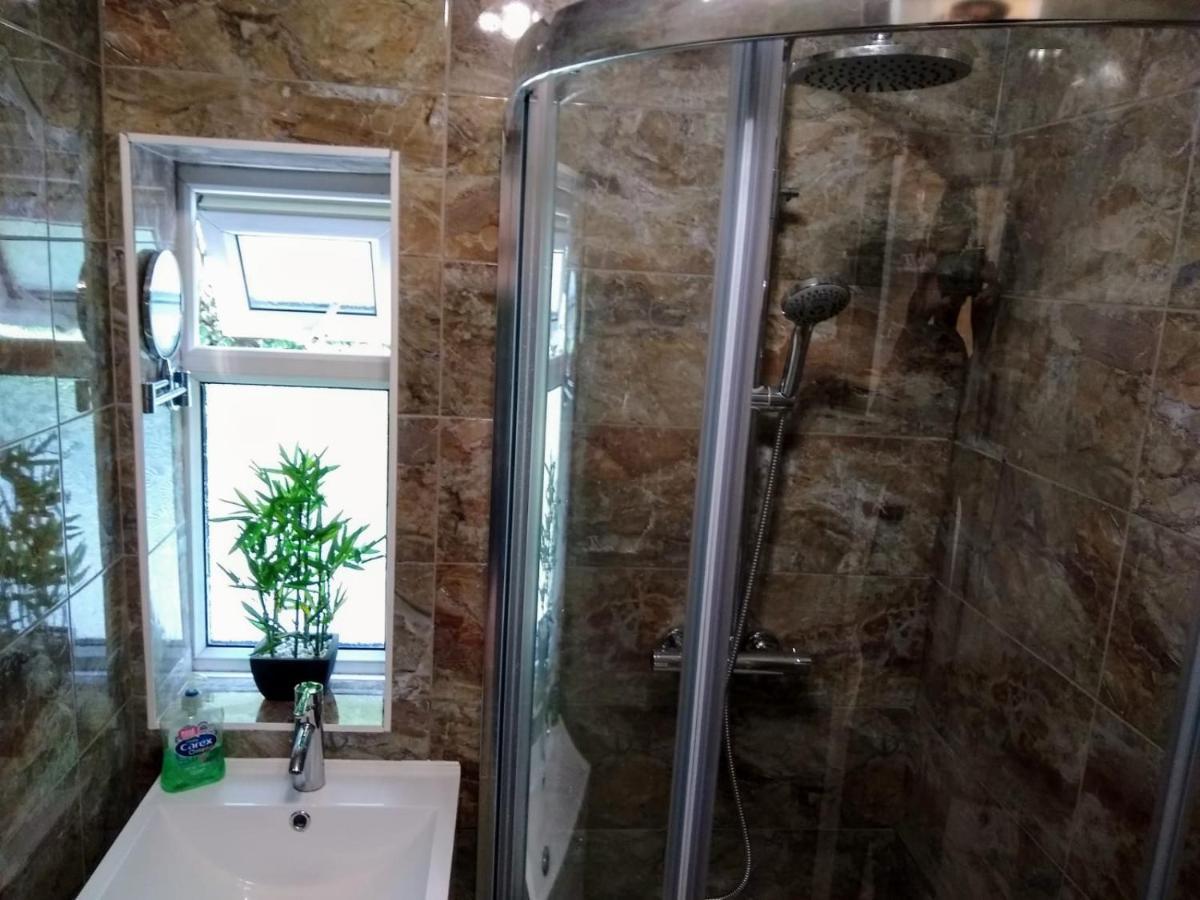 Acton Roomz Gjestgiverier London