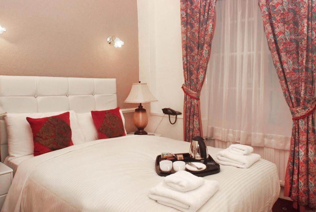 Classic Hyde Park Hotel 2*