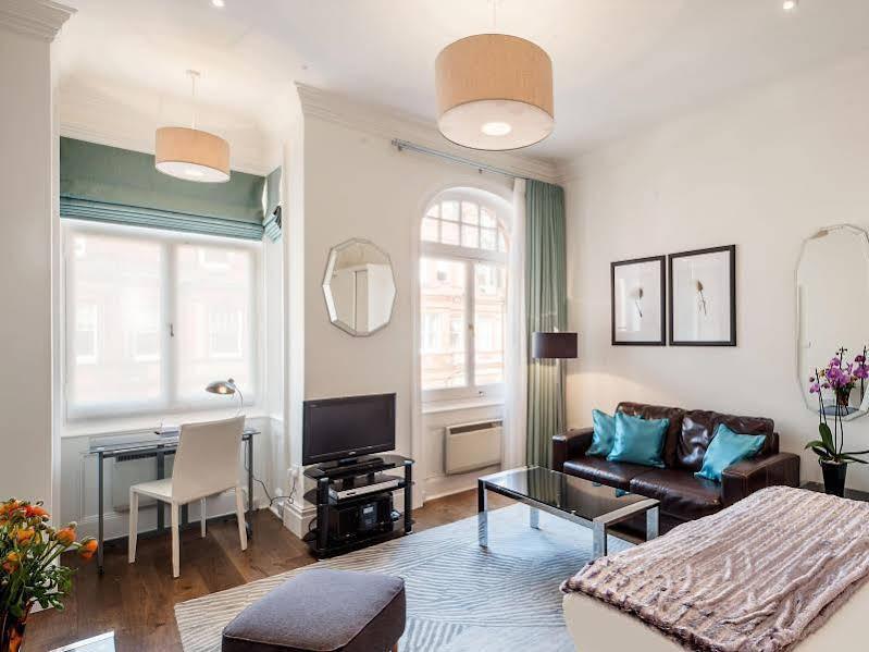 The By Capital * Londen