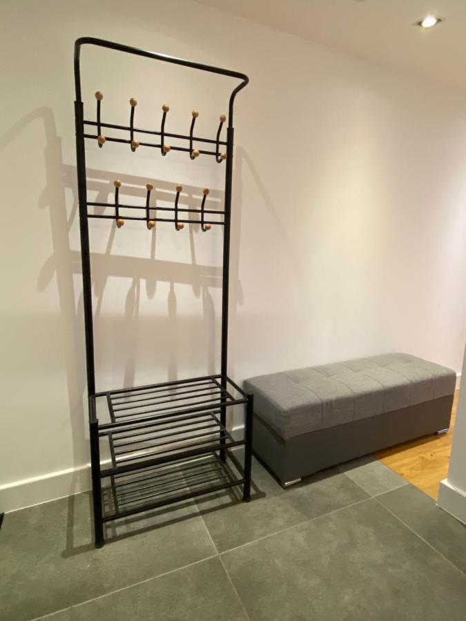 Chic 3 Bedroom Flat With Private Terrace In Holloway Near Finsbury Park Leilighet London