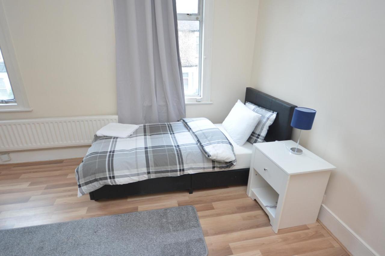 Cheerful 4 Bedroom House In Greater *