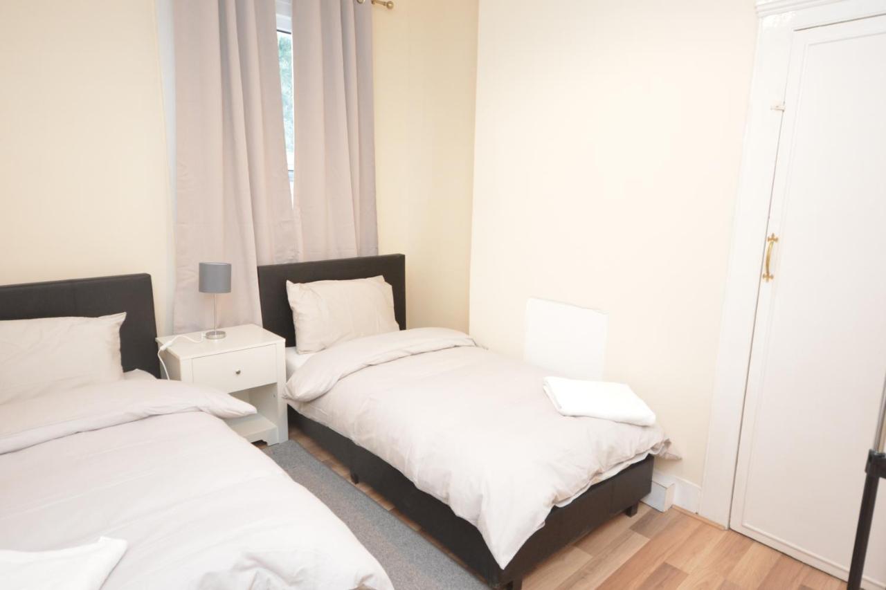 Сasa de vacaciones Cheerful 4 Bedroom House In Greater Londres