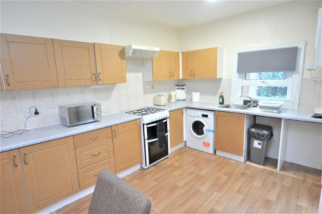 Cheerful 4 Bedroom House In Greater *