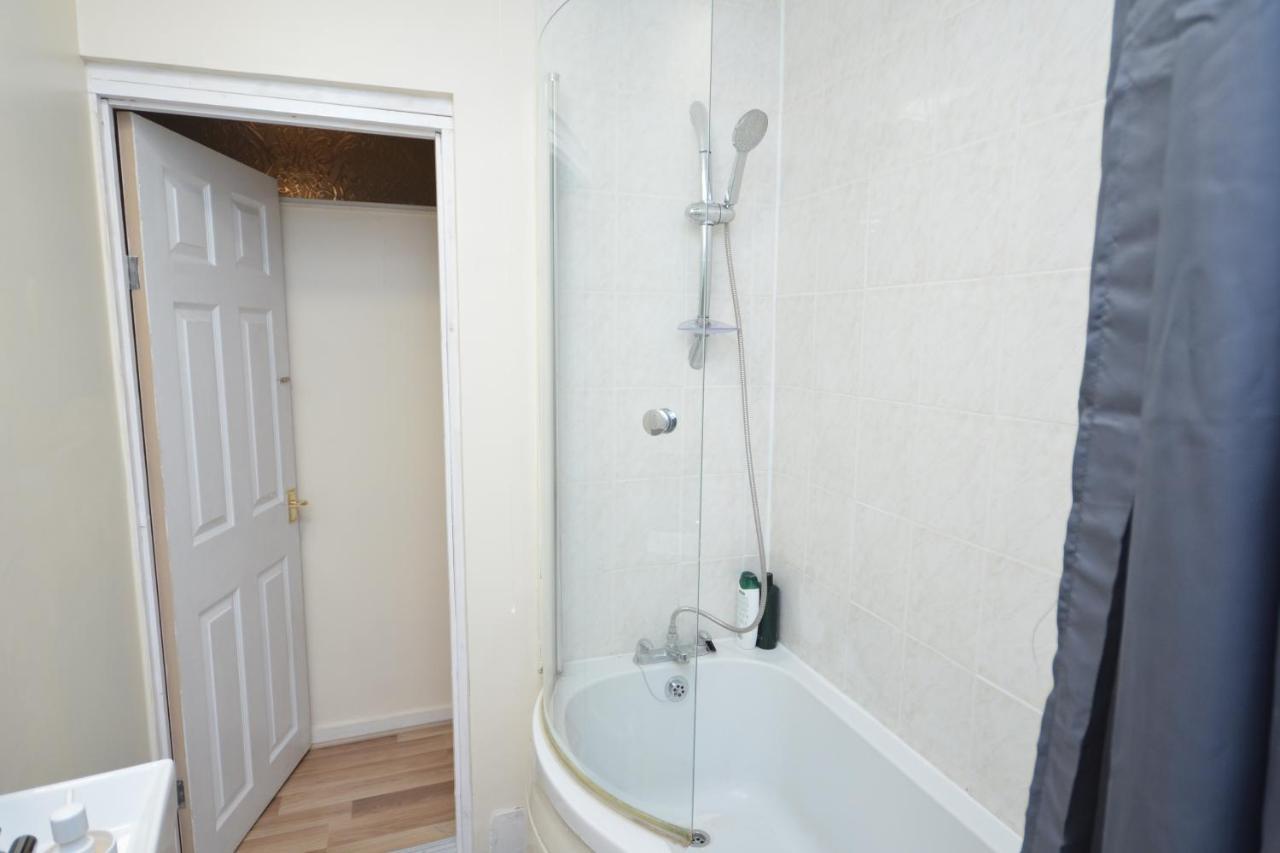 Cheerful 4 Bedroom House In Greater Сasa de vacaciones *