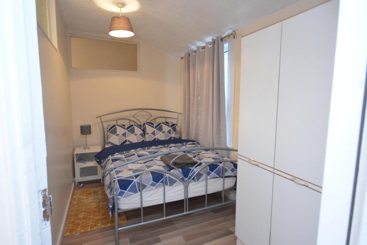 Cheerful 4 Bedroom House In Greater Сasa de vacaciones *