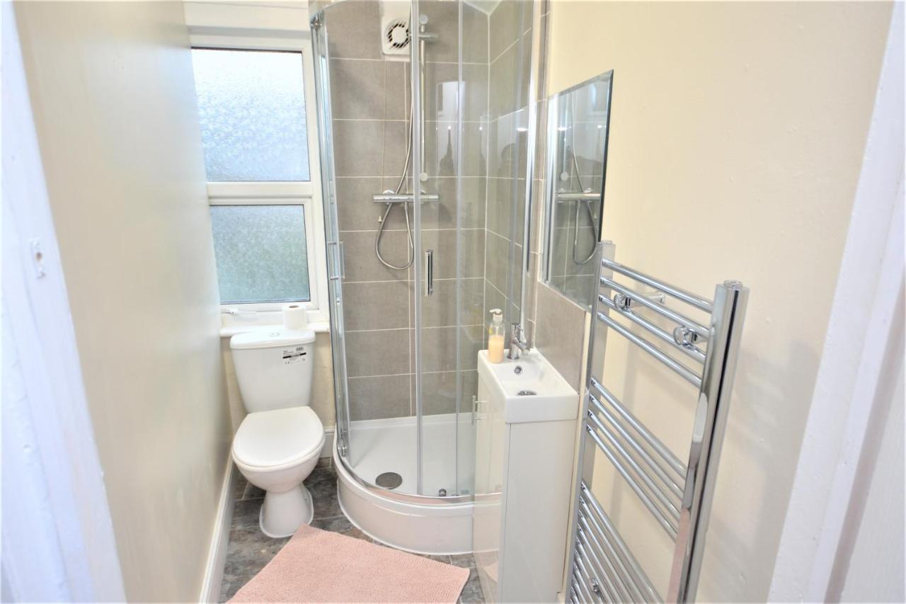 Cheerful 4 Bedroom House In Greater