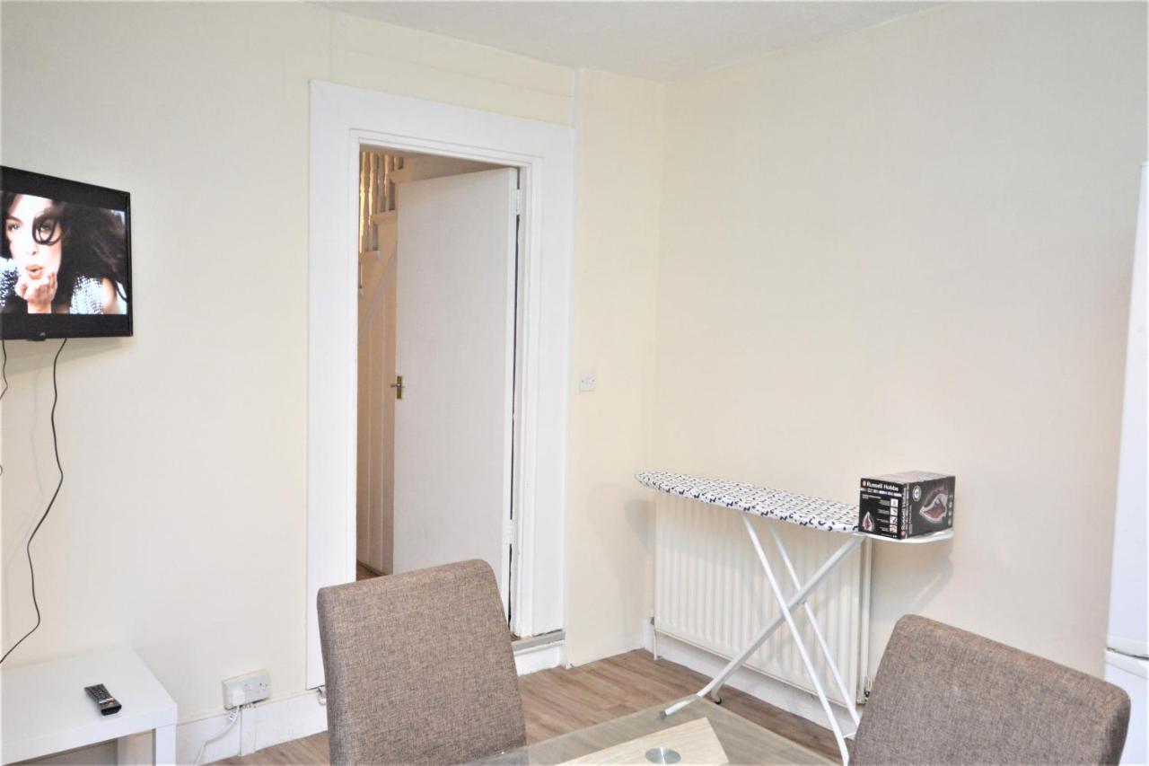 Сasa de vacaciones Cheerful 4 Bedroom House In Greater Londres