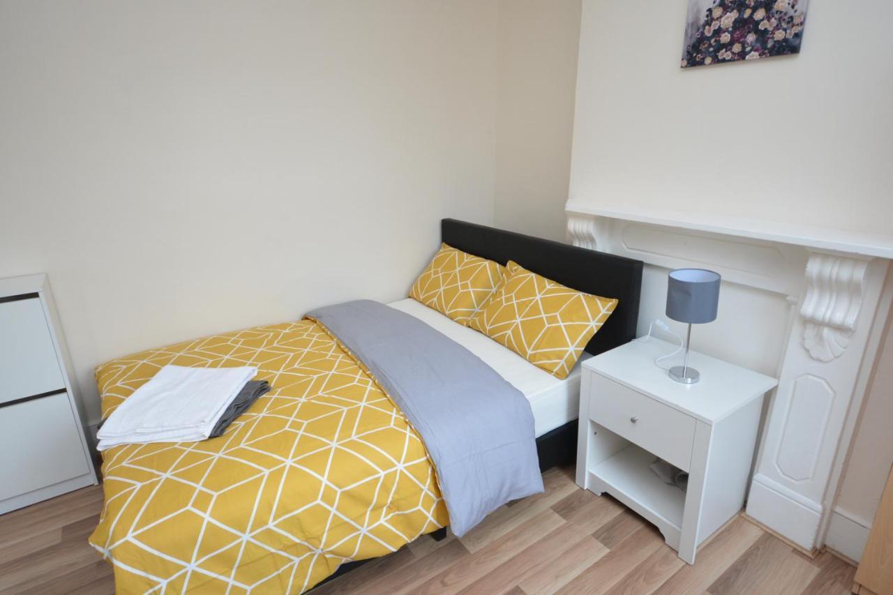Сasa de vacaciones Cheerful 4 Bedroom House In Greater *