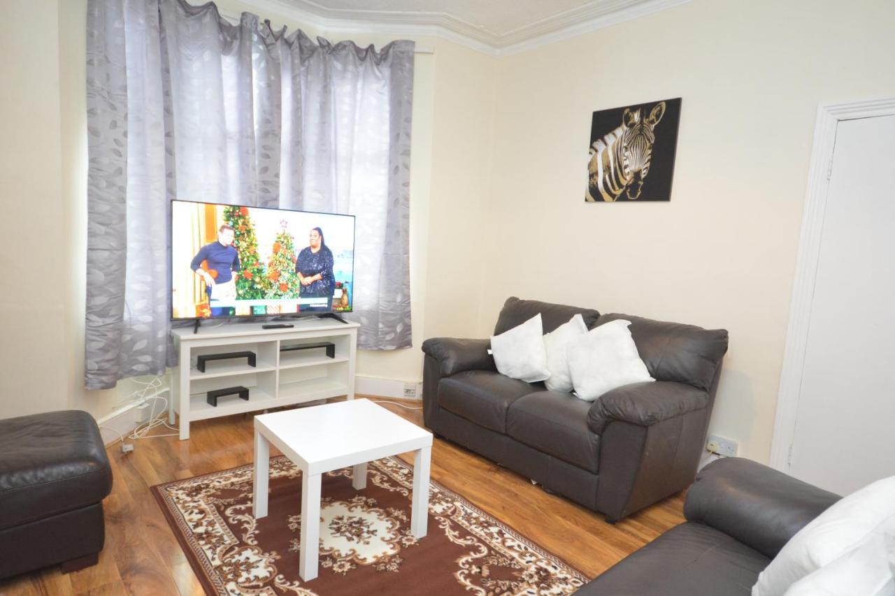 Cheerful 4 Bedroom House In Greater Сasa de vacaciones