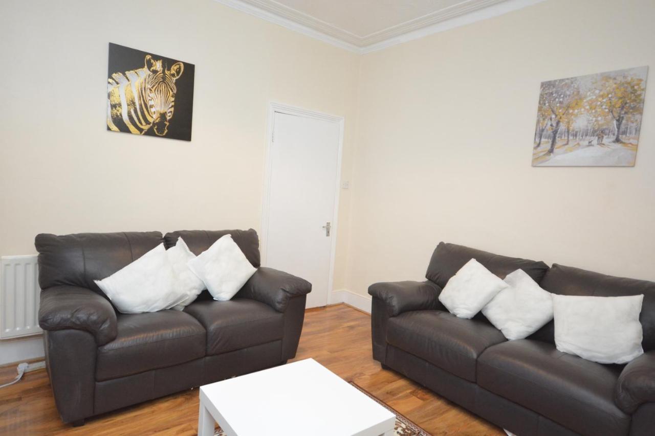 Cheerful 4 Bedroom House In Greater Сasa de vacaciones *
