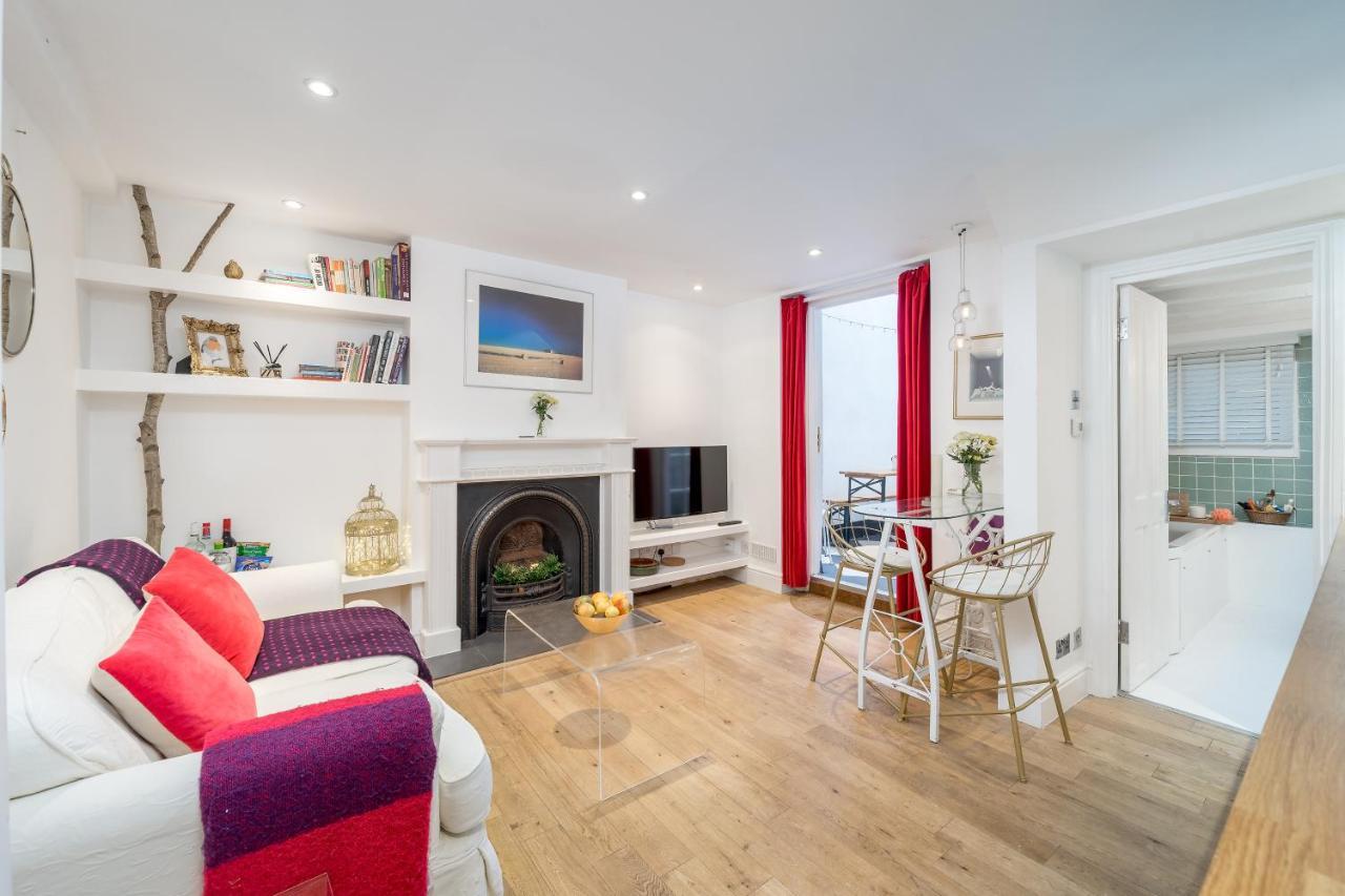Stylish Flat With Private Yard In Shepherd Bush Londen
