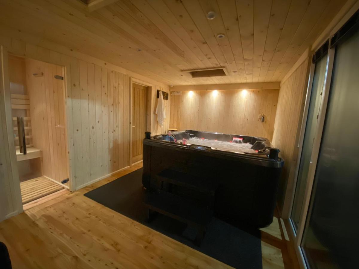 Luxury Sauna Jacuzzi Excel Canary Wharf Zone 2 * London