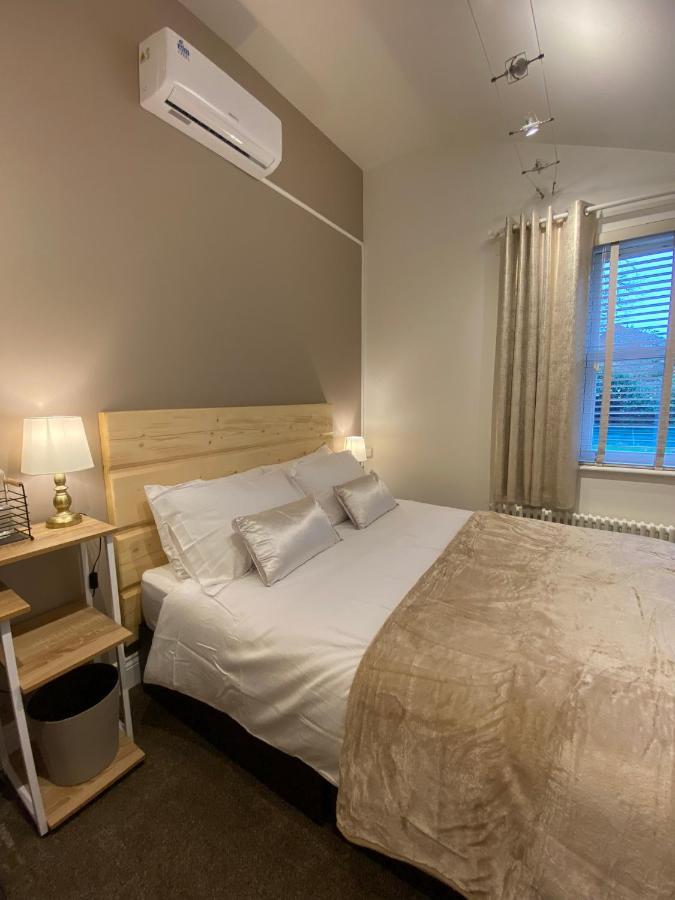 Luxury Sauna Jacuzzi Excel Canary Wharf Zone 2 Villa