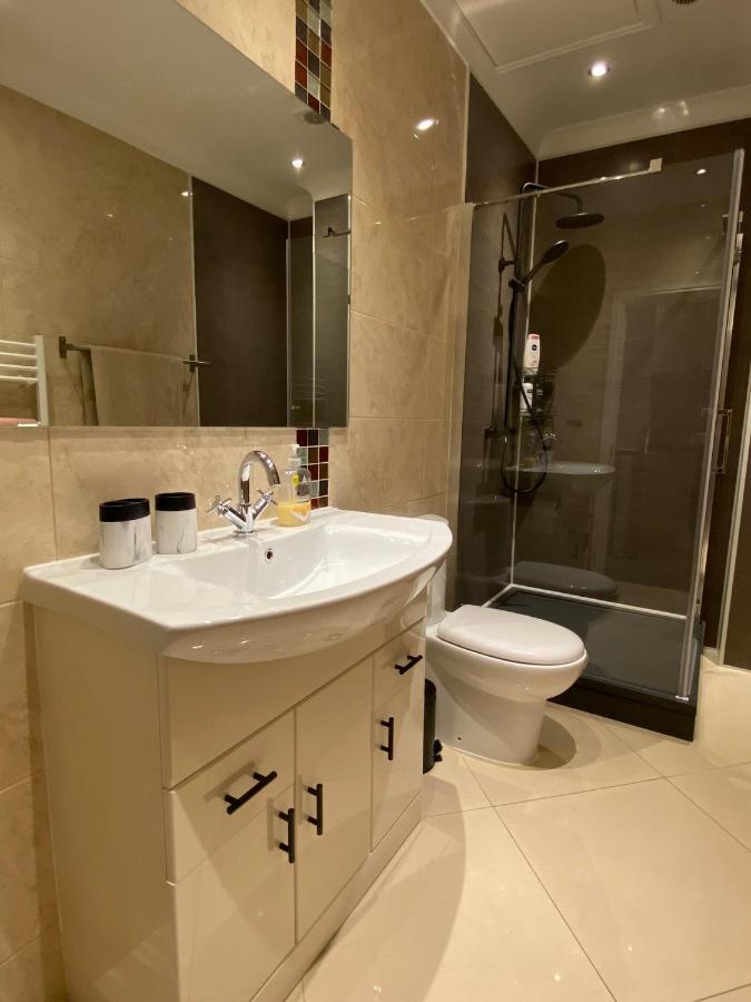 Luxury Sauna Jacuzzi Excel Canary Wharf Zone 2