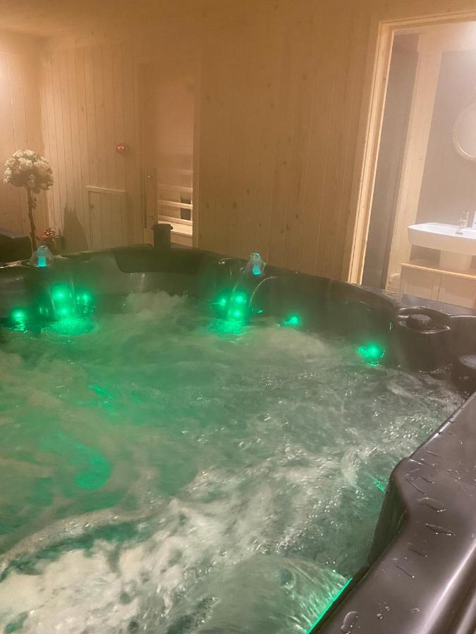 Villa Luxury Sauna Jacuzzi Excel Canary Wharf Zone 2
