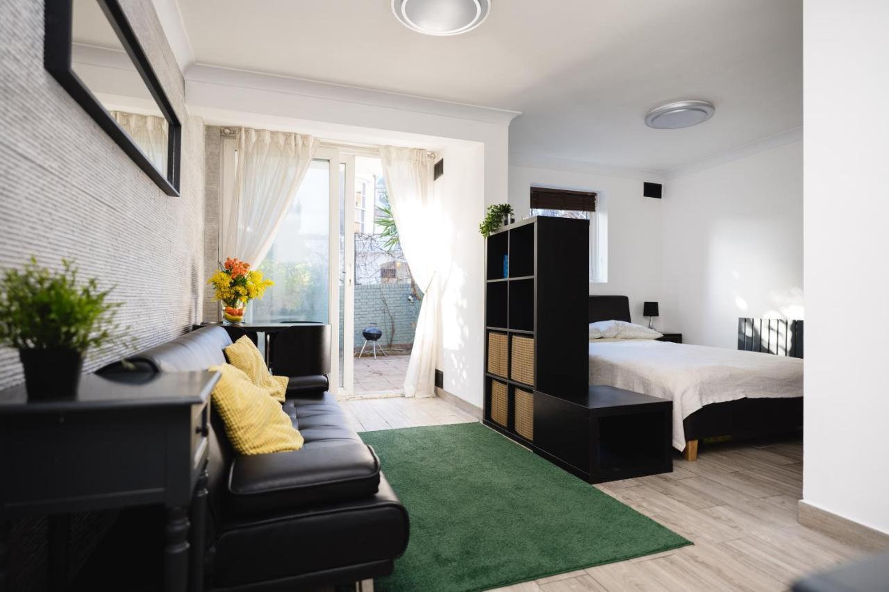 Chelsea Private Garden Maisonette Apartment *