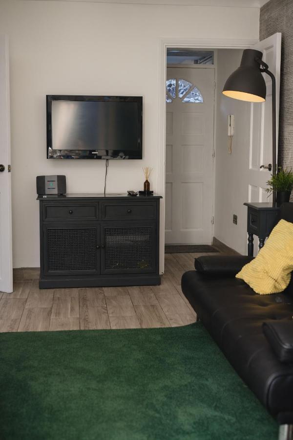 Chelsea Private Garden Maisonette Apartment London