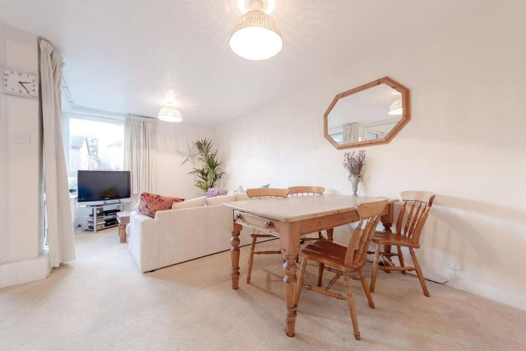 Appartement Spacious Two Double Bedroom Flat