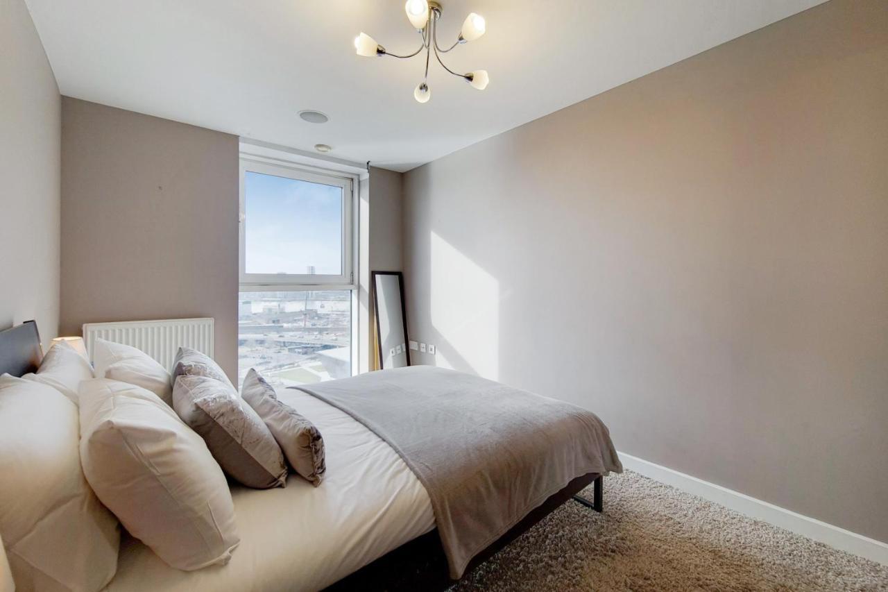 Deluxe Three Bedroom By Excel * London