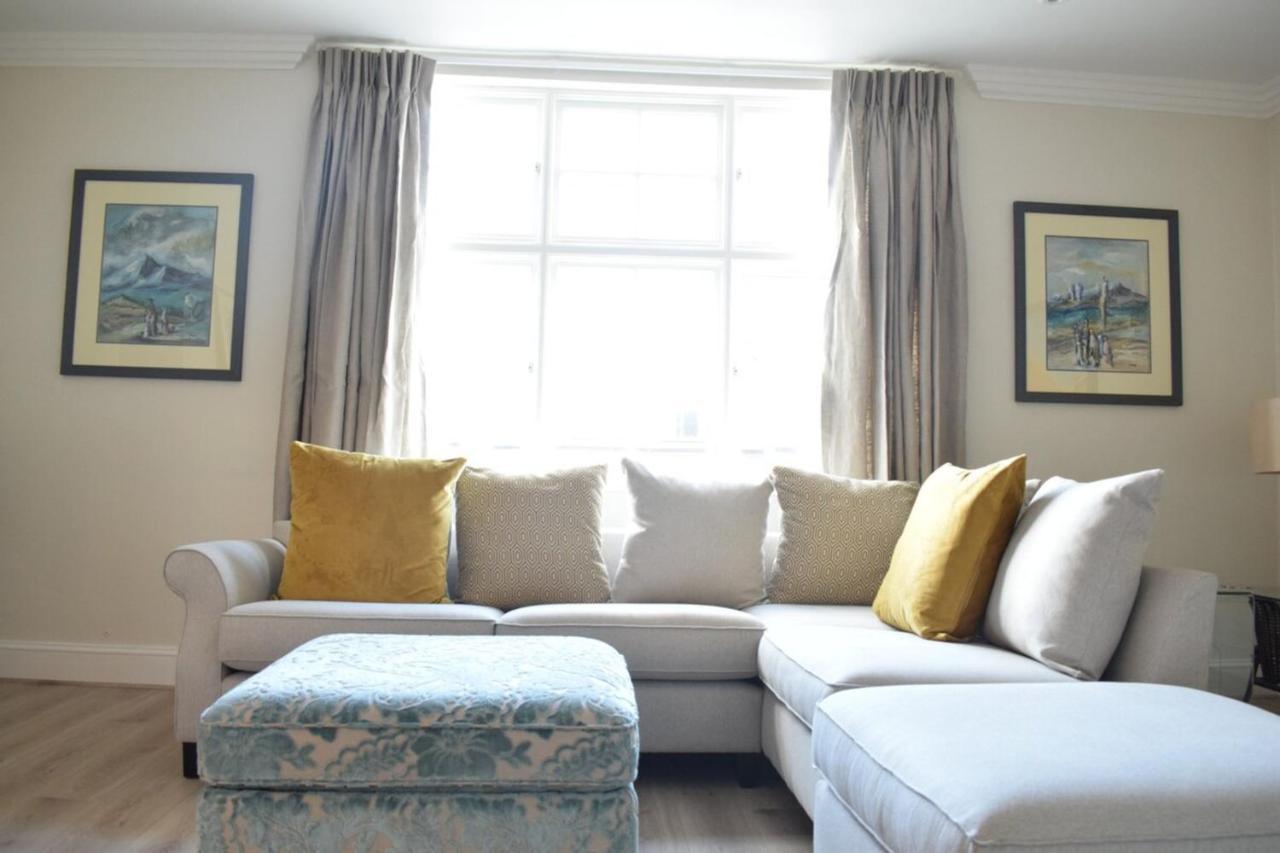 Spacious And Stylish 1 Bedroom Flat Near Chelsea *