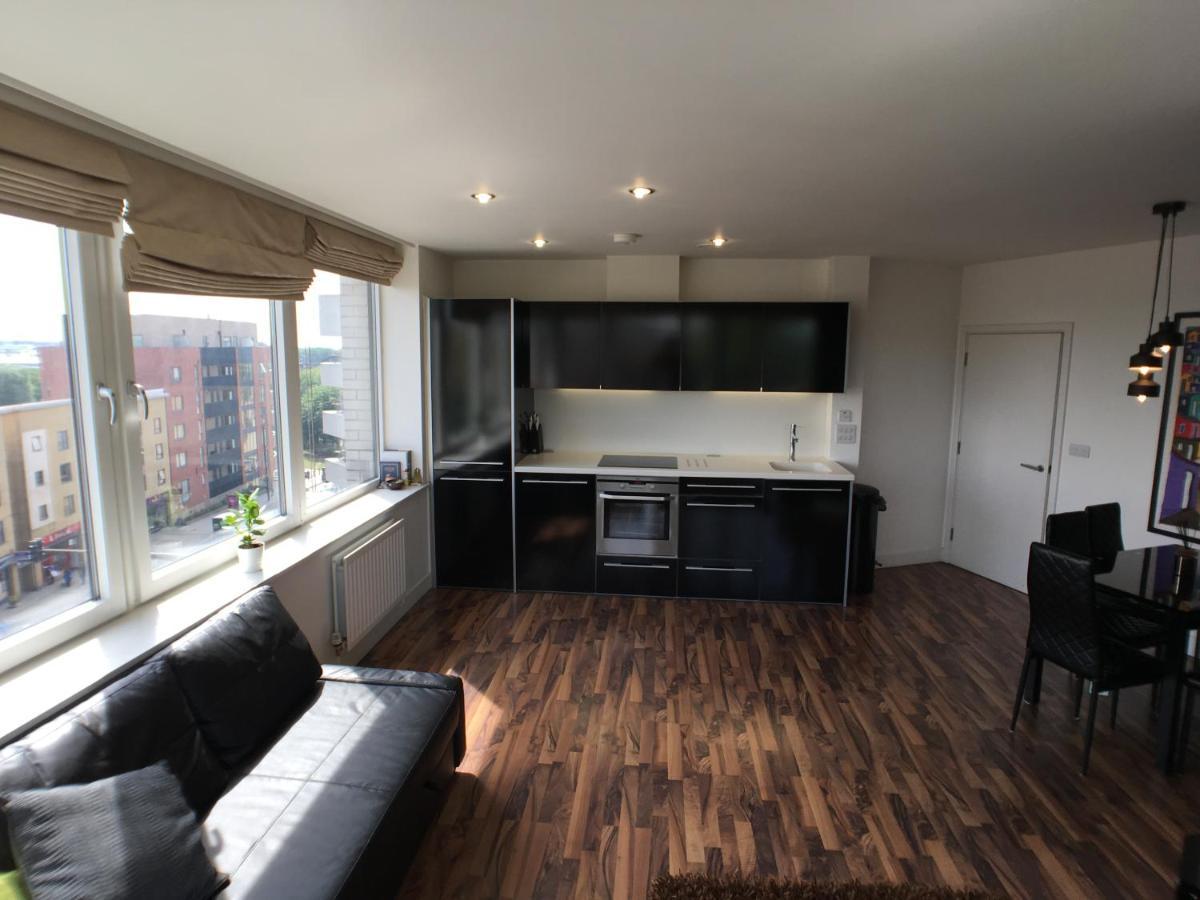 Appartement Luxury 2 Bed Penthouse Near Station *