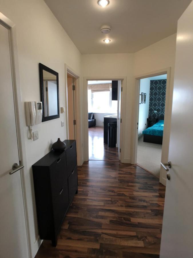 Appartement Luxury 2 Bed Penthouse Near Station Londen