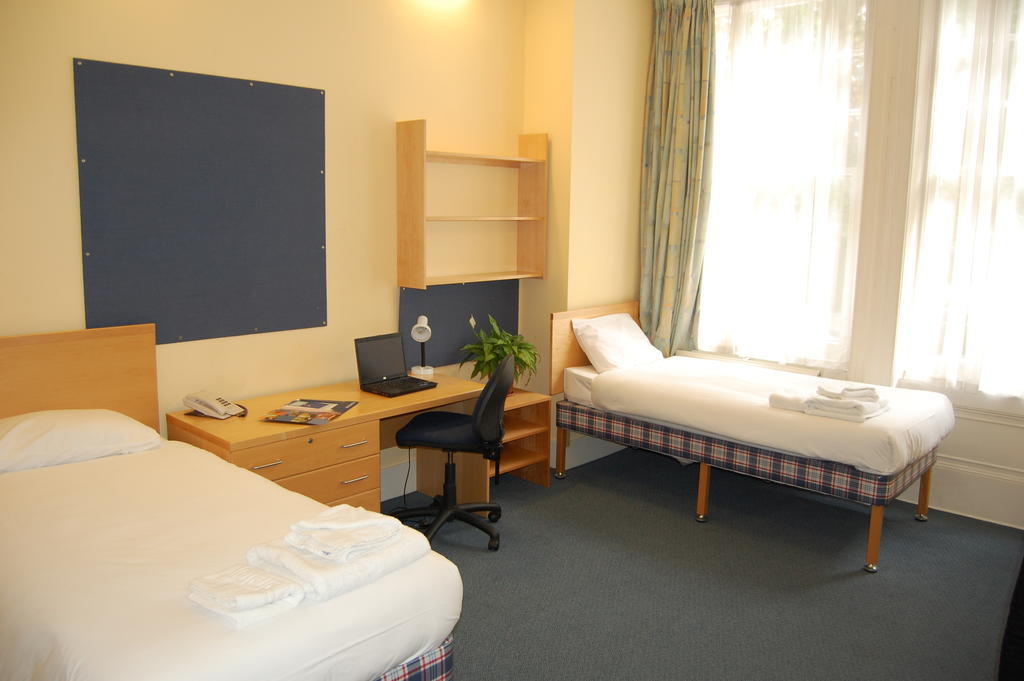 Hostel Evelyn Gardens London