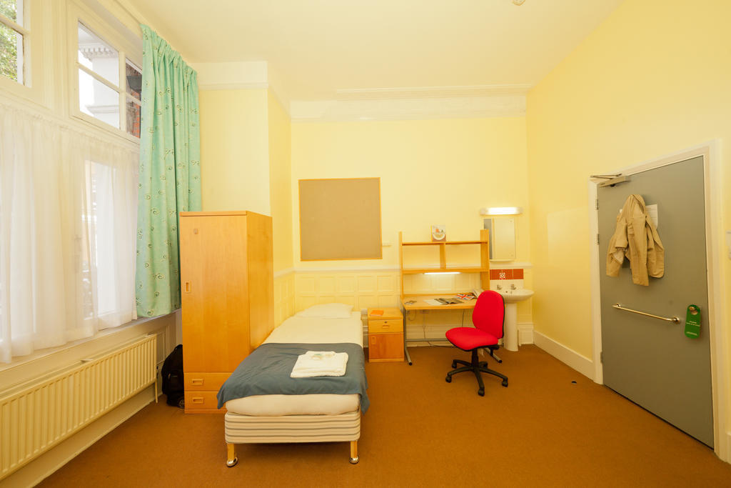 Evelyn Gardens Hostel