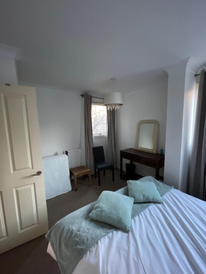 Leilighet Victoria Two Bedroom Apartment London