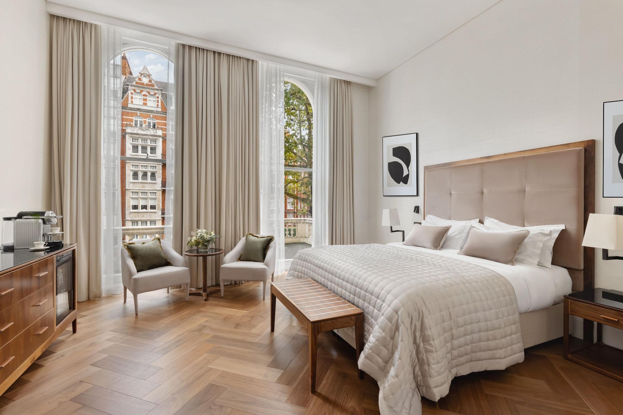 The Queens Gate 4*