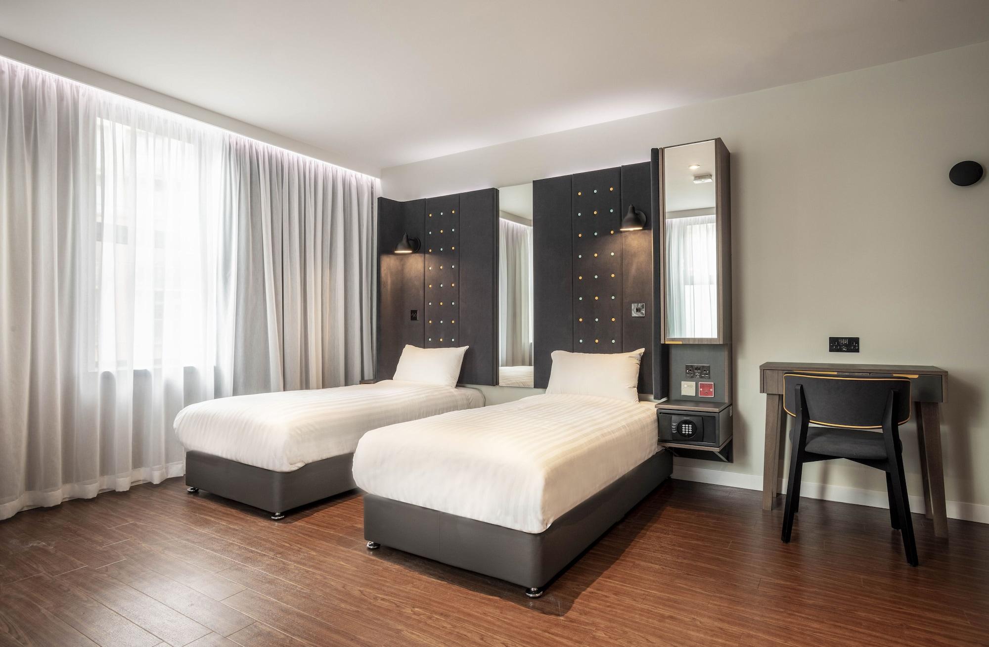 Point A Paddington Hotel 3*
