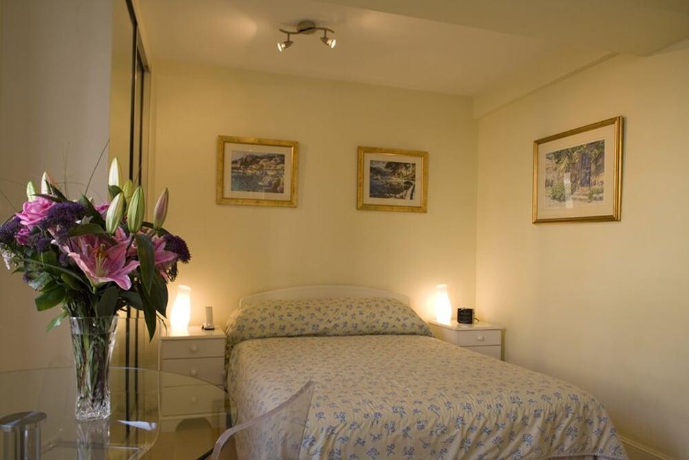 Chelsea Cloisters Serviced Apartment