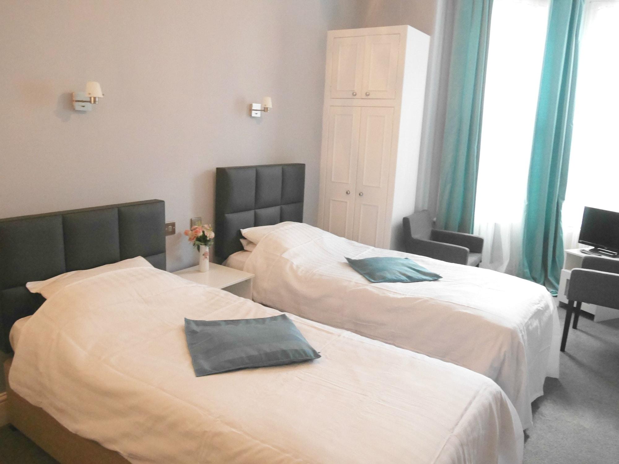 Hotell Maranton House 3*
