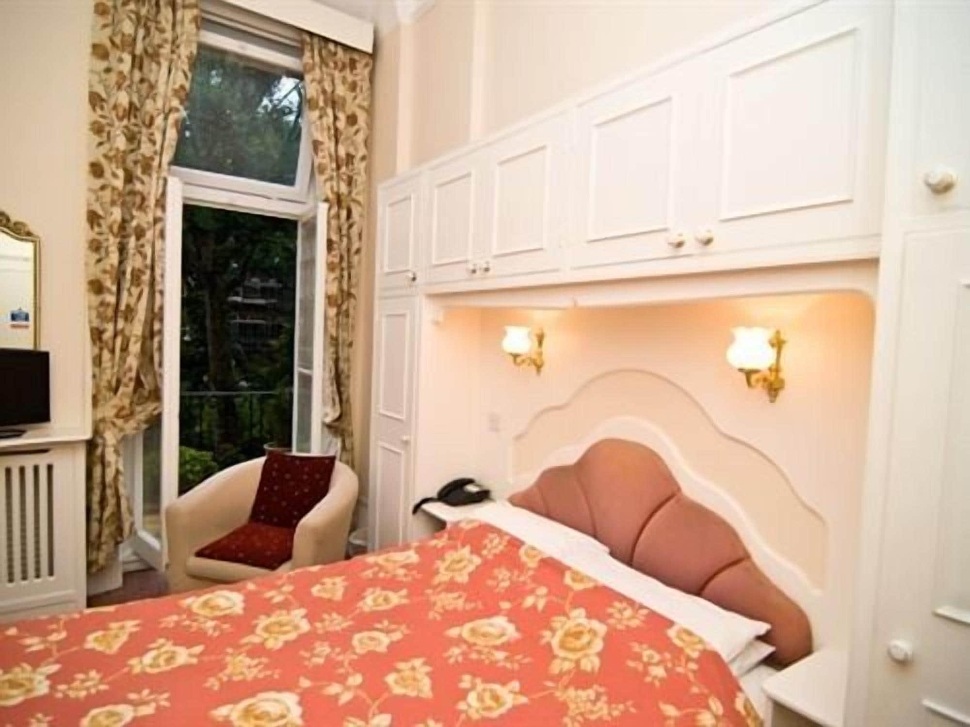 Hotell Maranton House