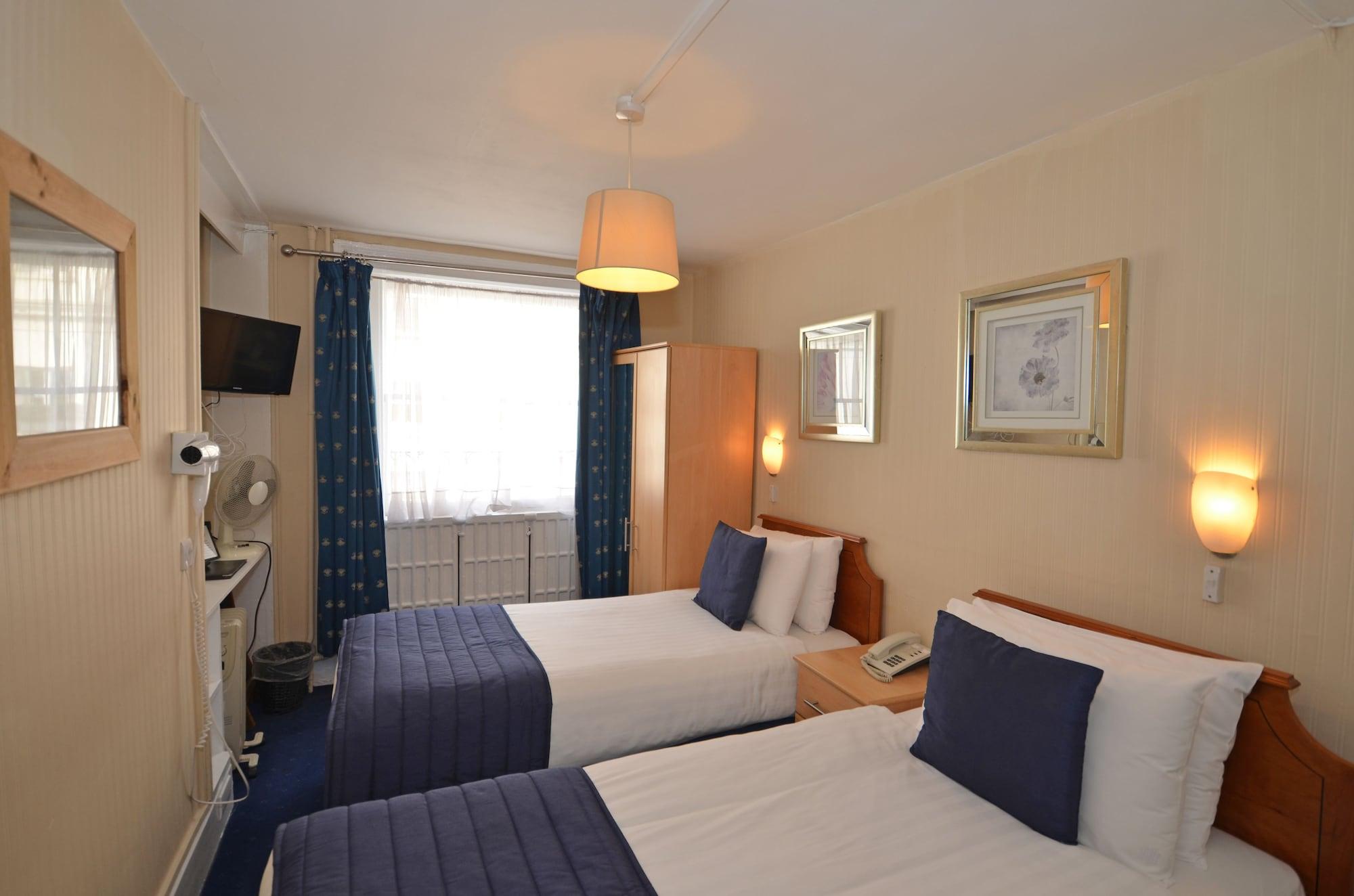 Parkwood Hotel 3*
