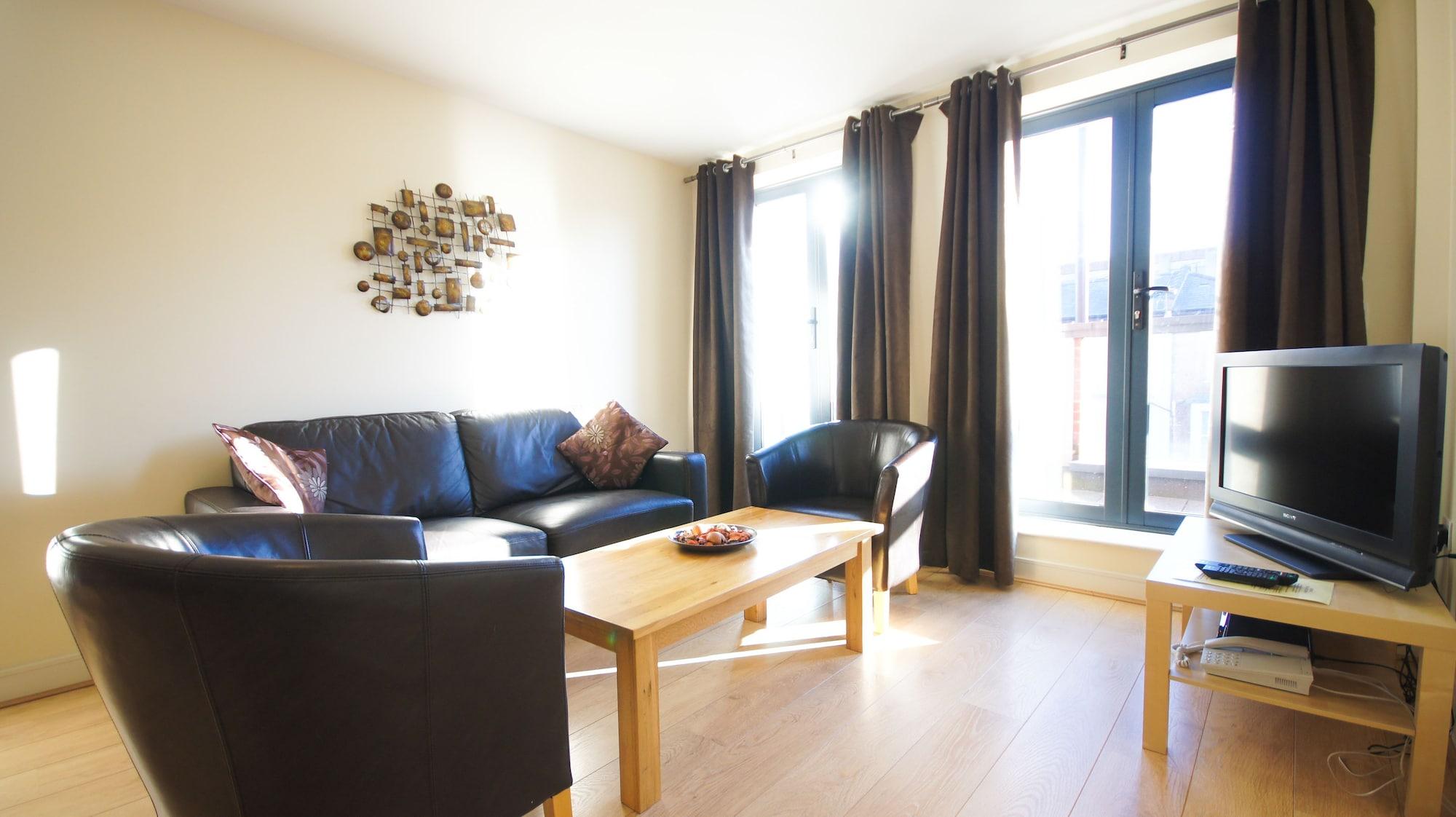 Apartment Crompton Court *