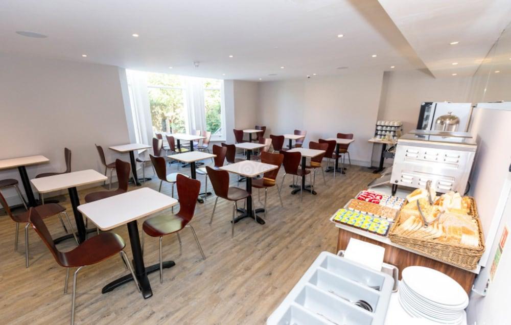Hotel Mowbray Court 3*