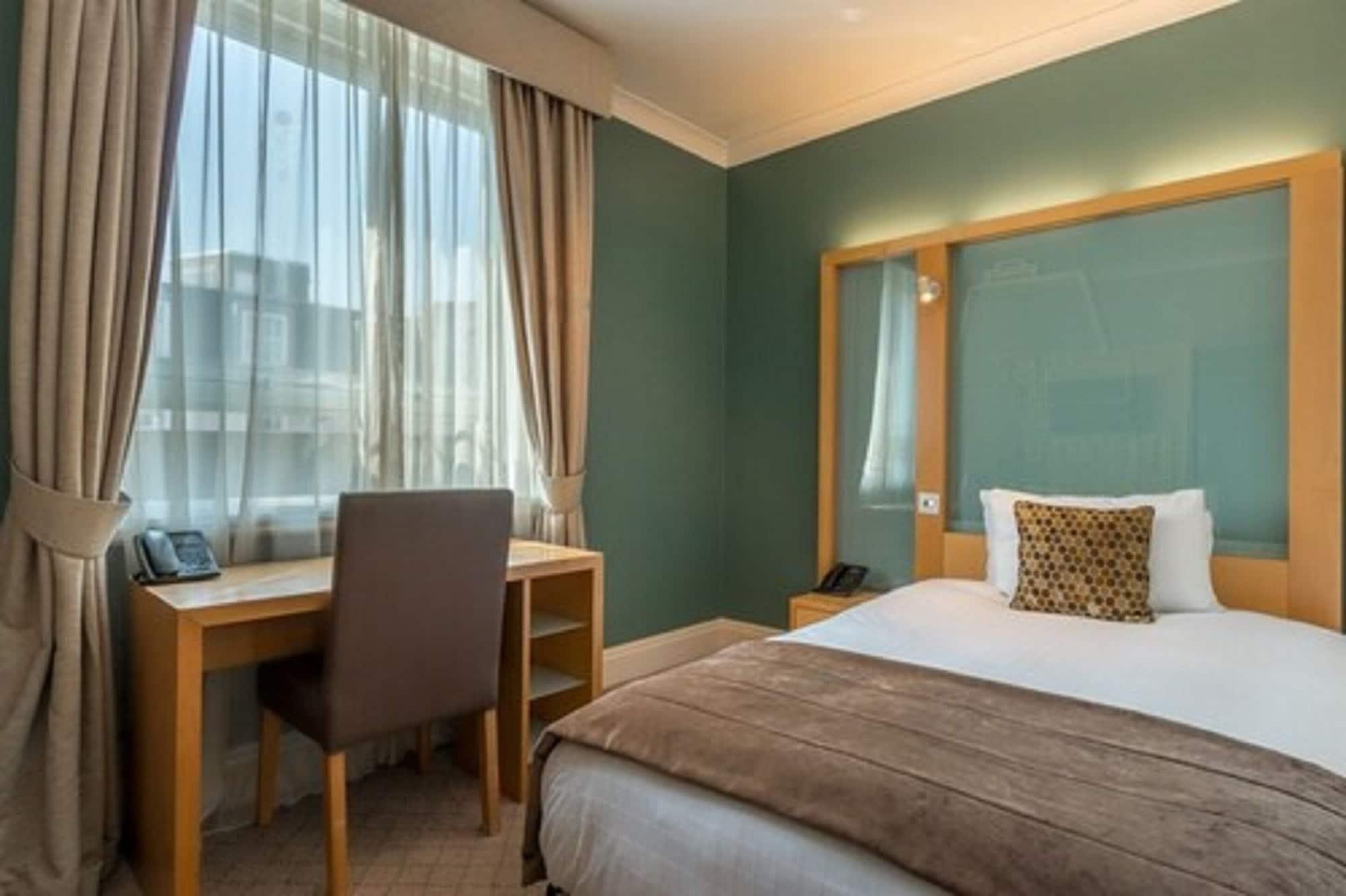The Cumberland, 4* London
