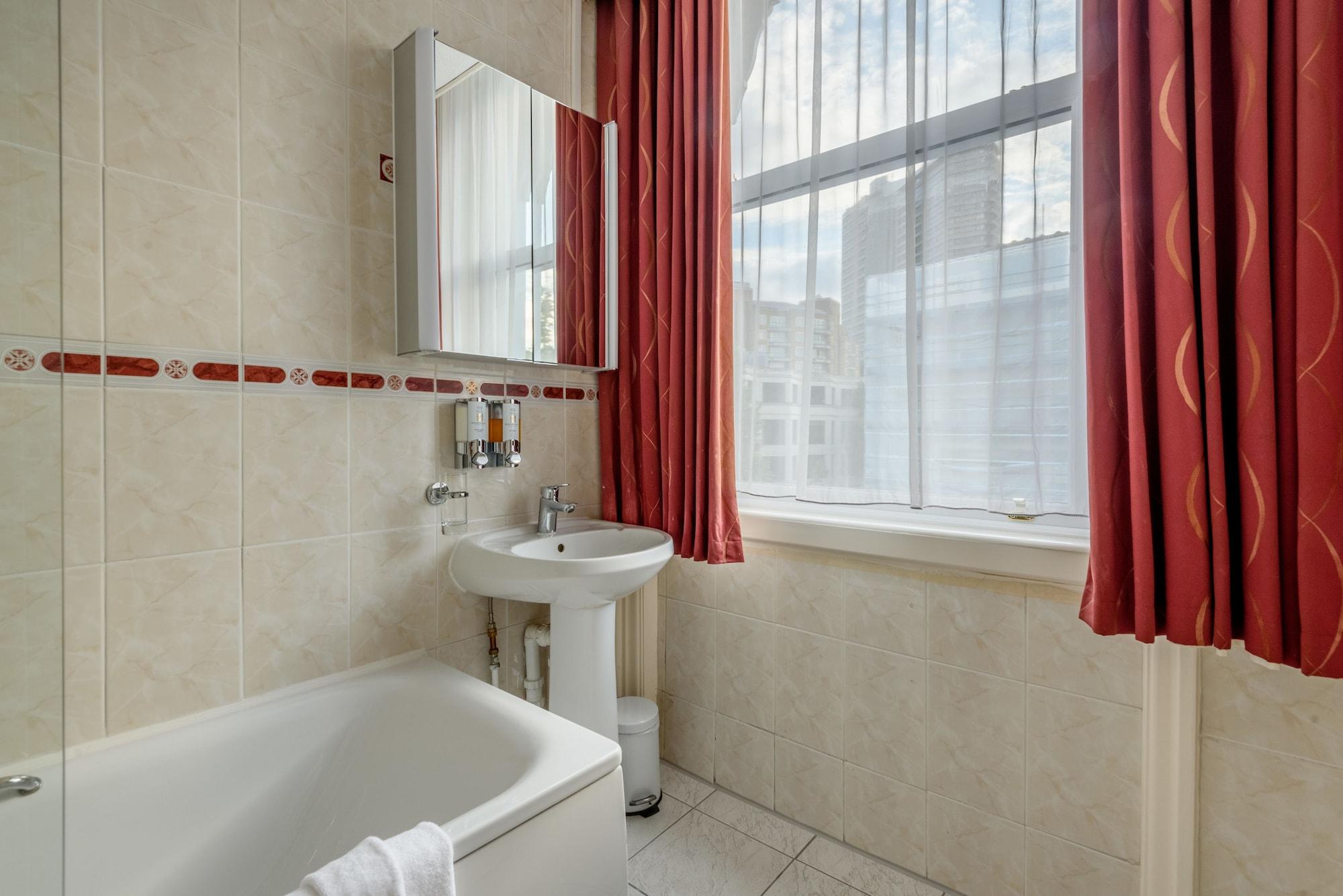 Hotel The Montana London