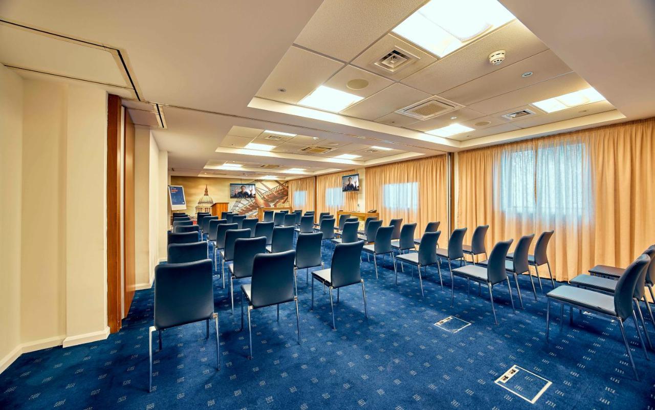 Express Stratford By Ihg 3*