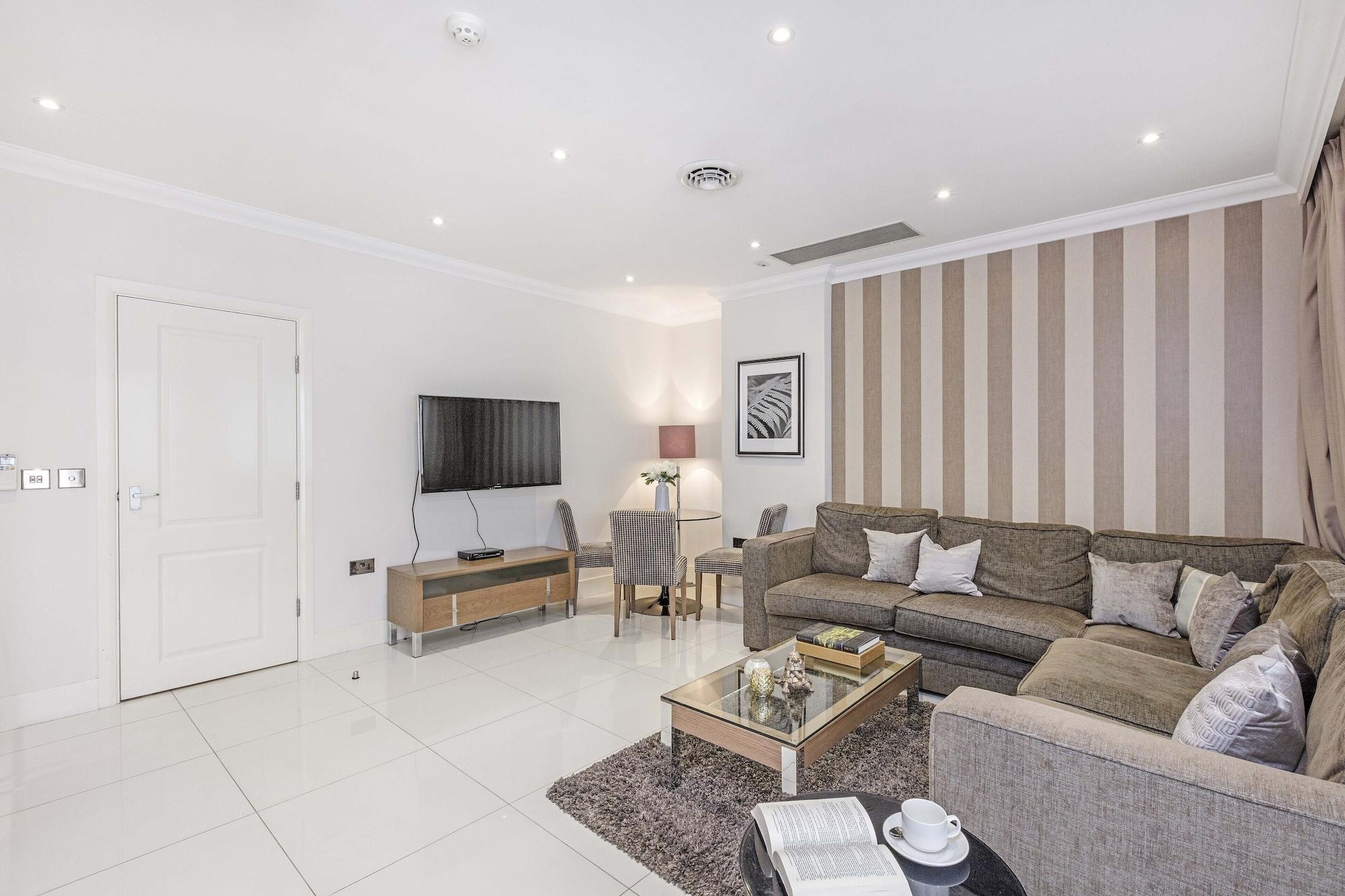 Ashburn Court 4*