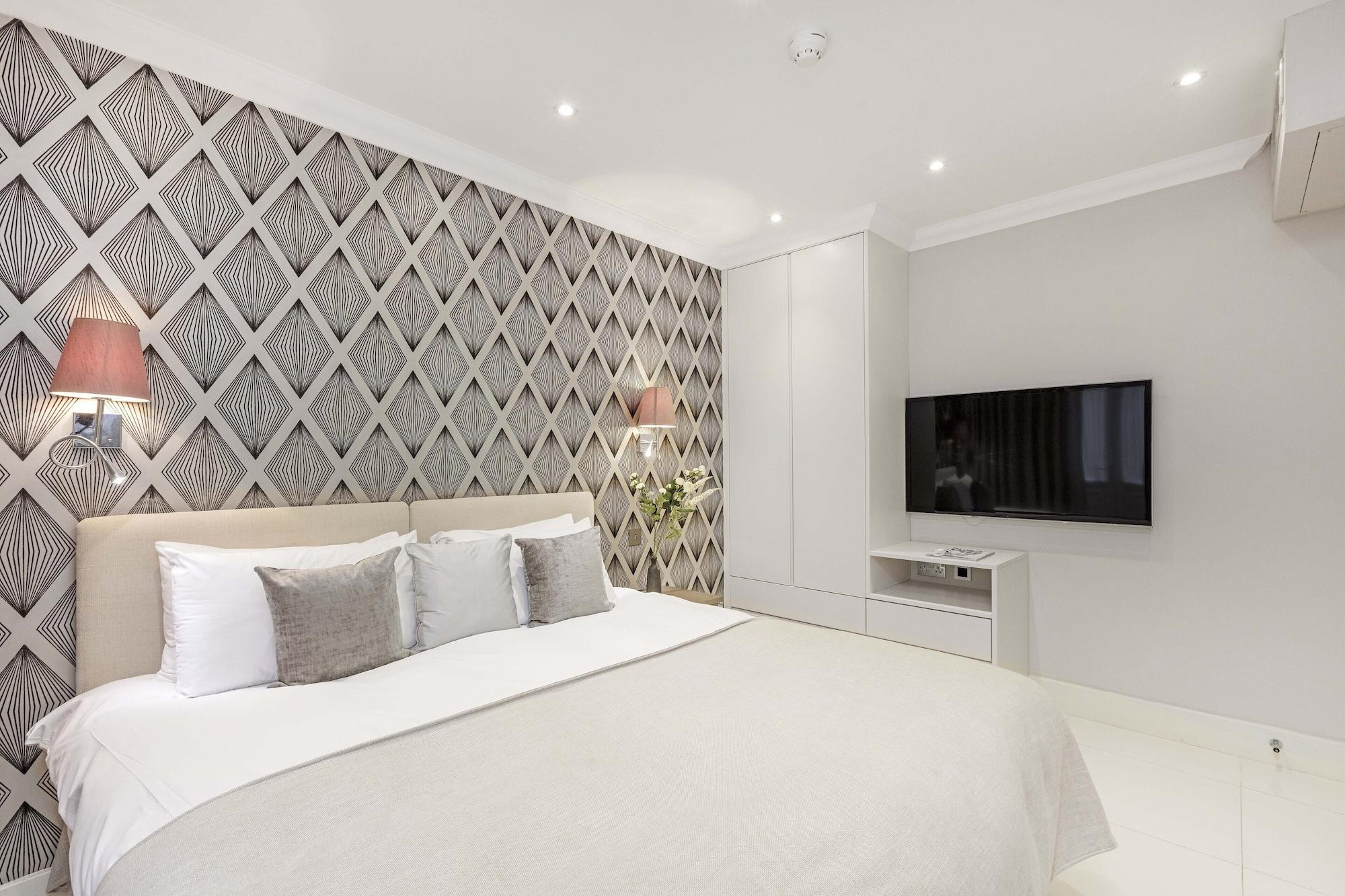 Aparthotel Ashburn Court 4*