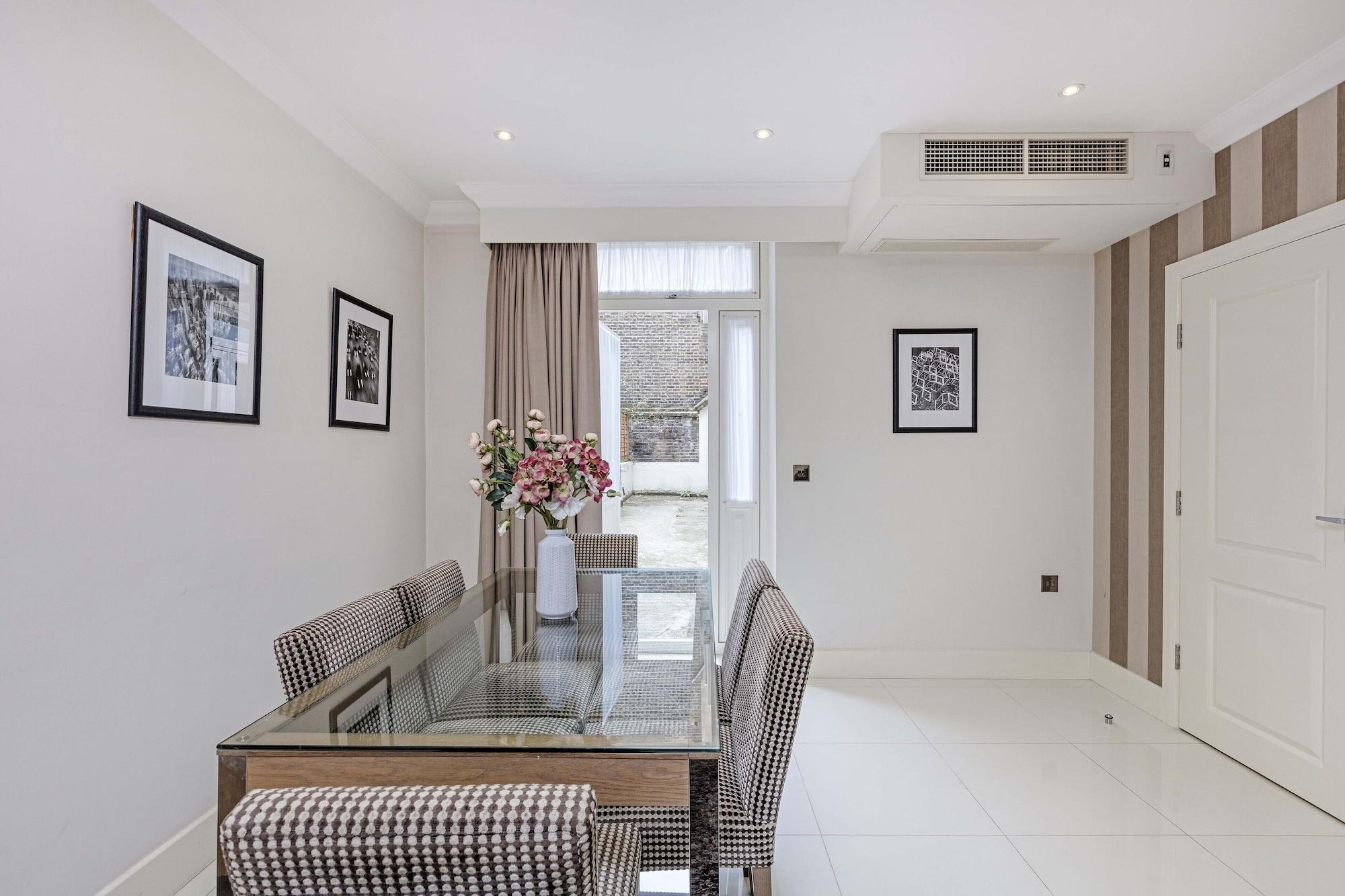 Ashburn Court Aparthotel 4*