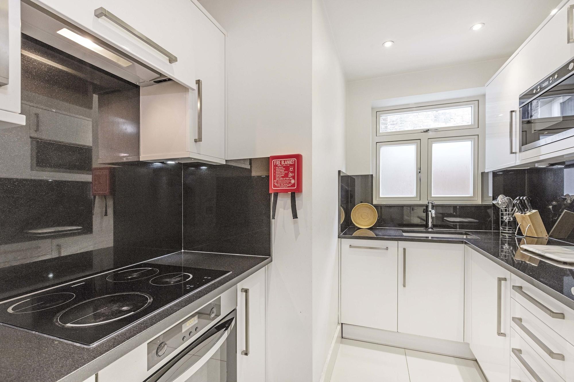Ashburn Court 4* London