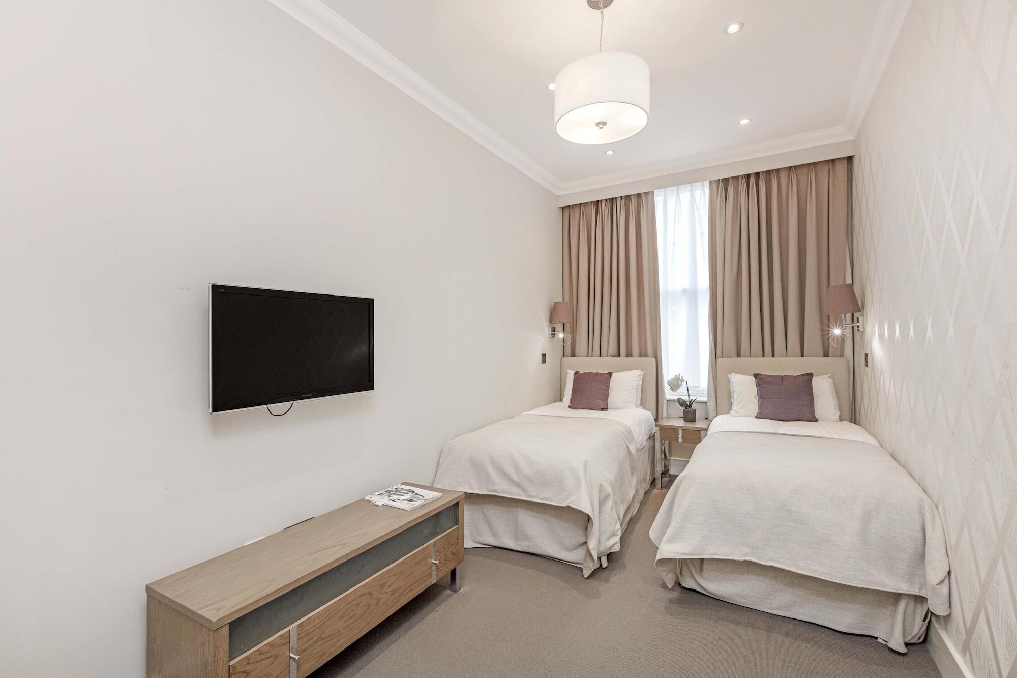 Ashburn Court Aparthotel 4*