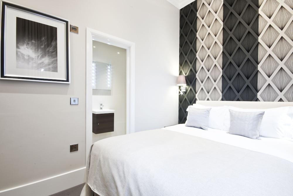 Ashburn Court Aparthotel 4*